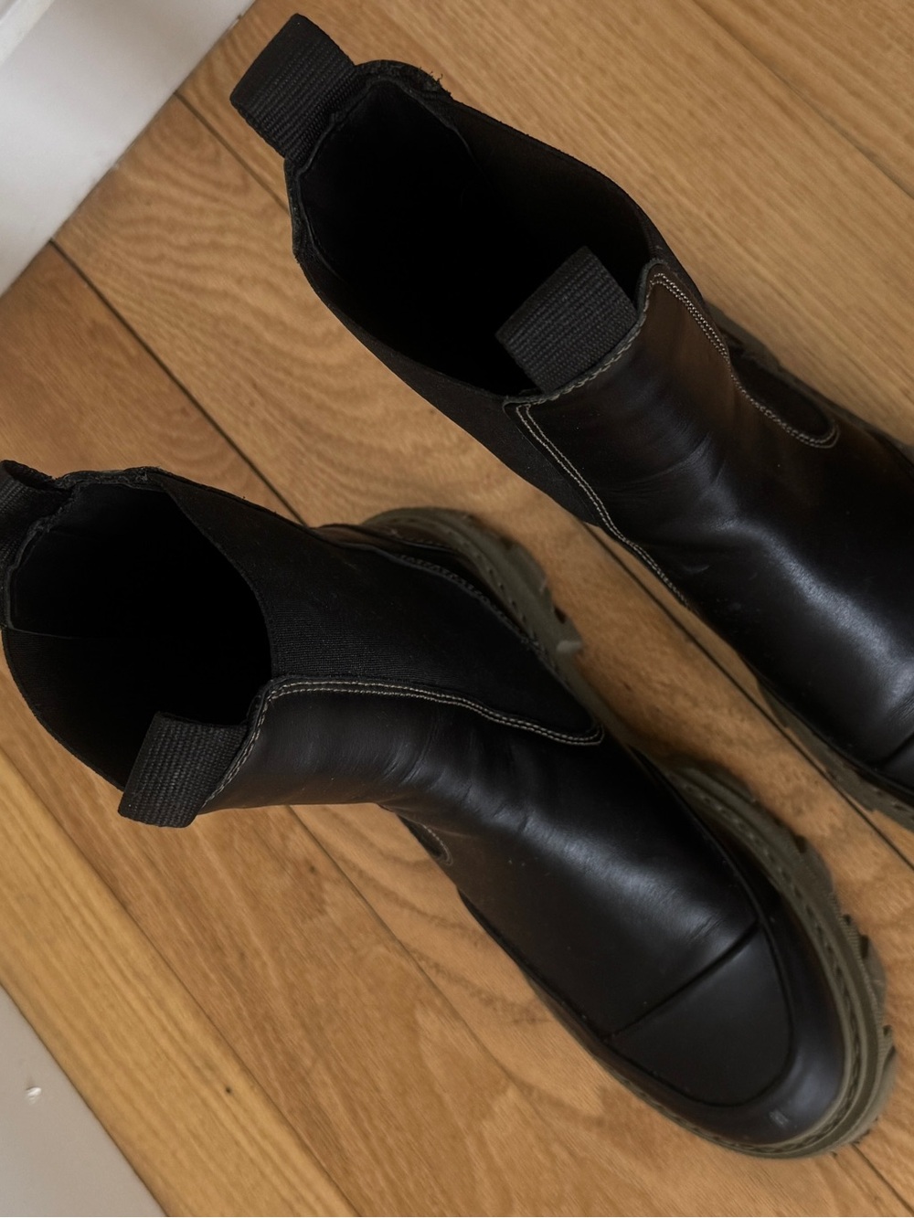 Ganni Black Leather Chelsea Boots with Olive Lug Sole - Picture 6 of 8